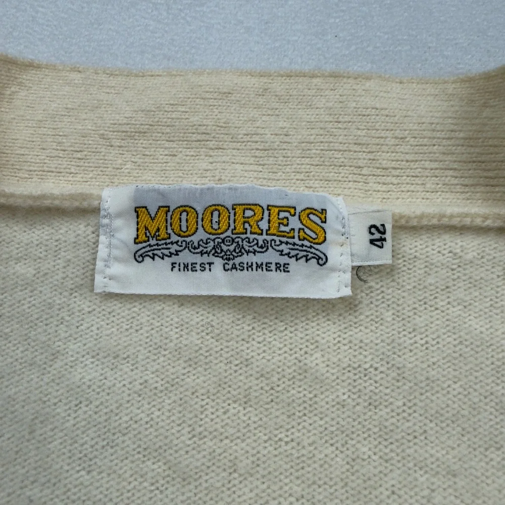 Vintage Moores Finest Cashmere Cardigan Sweater Mens 42 Cream Button Front FLAW - Picture 2 of 9